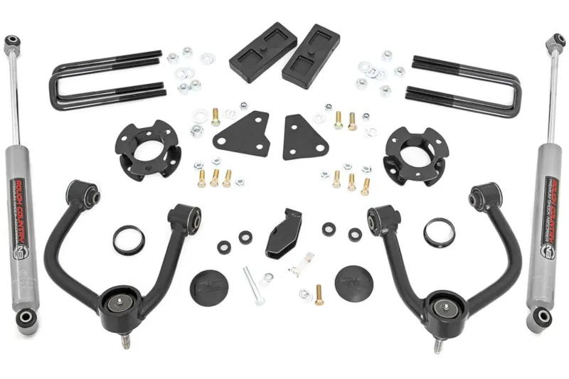 2019-2023 Ford Ranger 4WD Rough Country 3.5in Spacer Leveling Kit with Rear Shocks | 500010